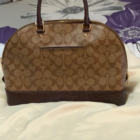 Gently used coach purse - Picture 3 of 5